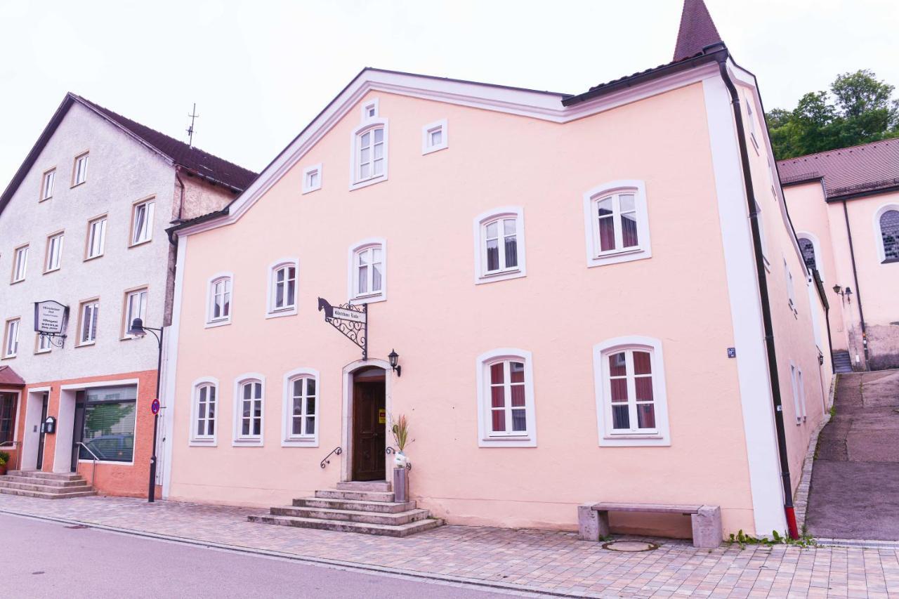 Hotel Gaestehaus Linde Mornsheim Экстерьер фото